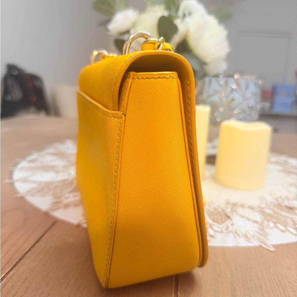 Tory Burch Vibrant Yellow Shoulder Bag - Picture 4 of 11